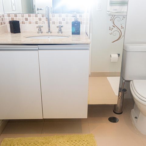 Apartamento à venda com 229m², 4 quartos e 4 vagas Apartamento à venda com 229m², 4 quartos e 4 vagasBanheiro da Suíte 1