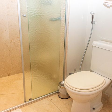 Apartamento à venda com 229m², 4 quartos e 4 vagas Apartamento à venda com 229m², 4 quartos e 4 vagasBanheiro da Suíte Master