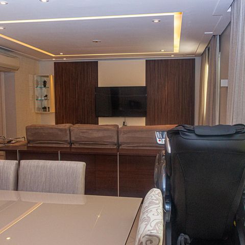 Apartamento à venda com 229m², 4 quartos e 4 vagas Apartamento à venda com 229m², 4 quartos e 4 vagasv