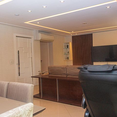 Apartamento à venda com 229m², 4 quartos e 4 vagas Apartamento à venda com 229m², 4 quartos e 4 vagasSala