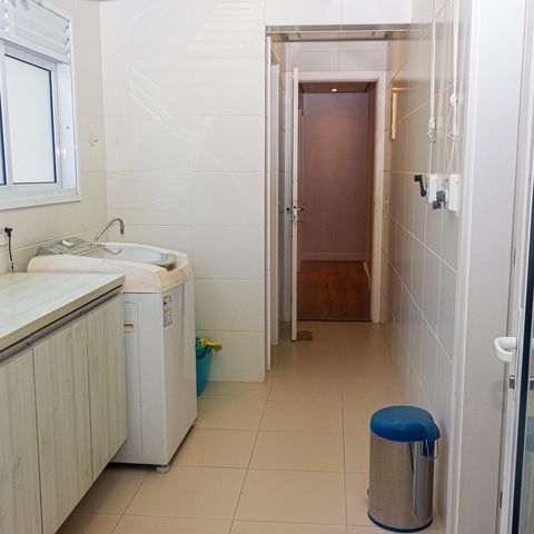 Apartamento à venda com 229m², 4 quartos e 4 vagas Apartamento à venda com 229m², 4 quartos e 4 vagasÁrea de Serviço
