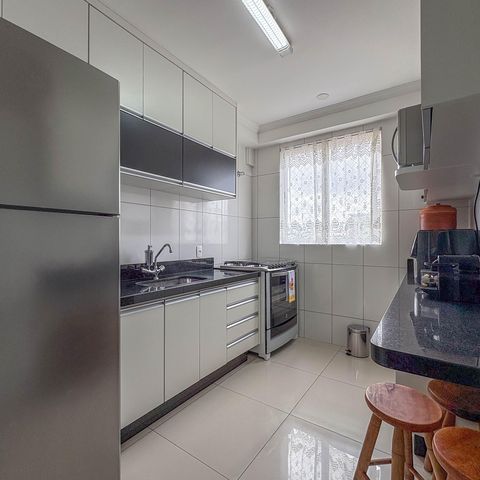 Apartamento à venda com 126m², 4 quartos e 4 vagas Apartamento à venda com 126m², 4 quartos e 4 vagasCozinha