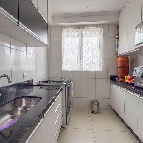 Apartamento à venda com 126m², 4 quartos e 4 vagas Apartamento à venda com 126m², 4 quartos e 4 vagasCozinha