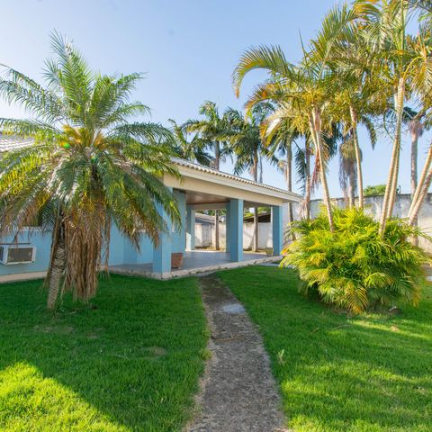 Casa à venda com 300m², 4 quartos e 2 vagas