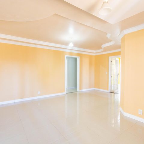 Casa à venda com 300m², 4 quartos e 2 vagas
