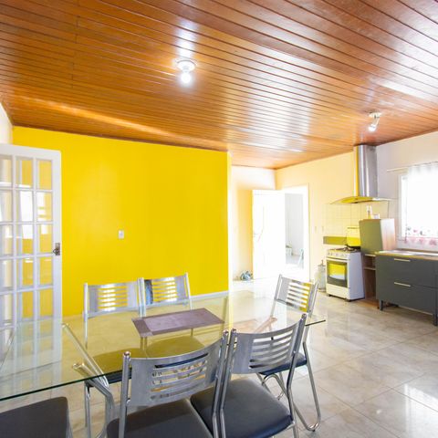 Casa à venda com 300m², 4 quartos e 2 vagas