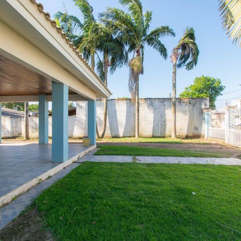 Casa à venda com 300m², 4 quartos e 2 vagas