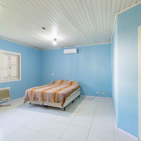 Casa à venda com 300m², 4 quartos e 2 vagas