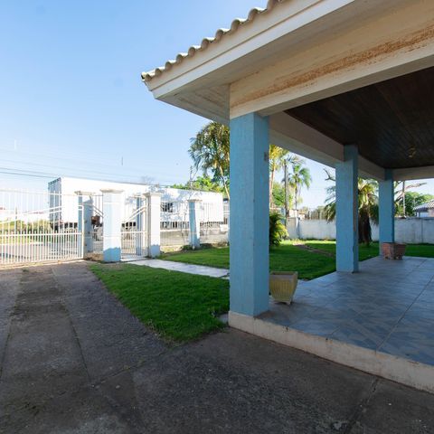 Casa à venda com 300m², 4 quartos e 2 vagas