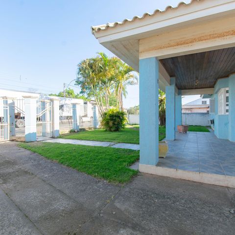 Casa à venda com 300m², 4 quartos e 2 vagas