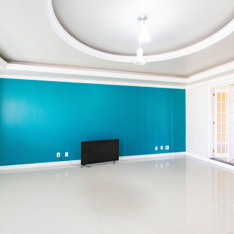 Casa à venda com 300m², 4 quartos e 2 vagas