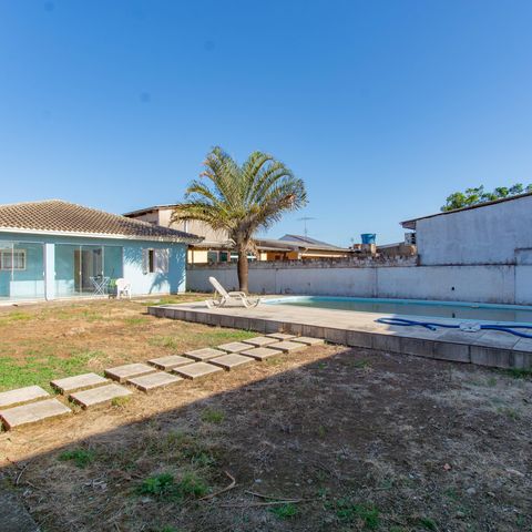 Casa à venda com 300m², 4 quartos e 2 vagas