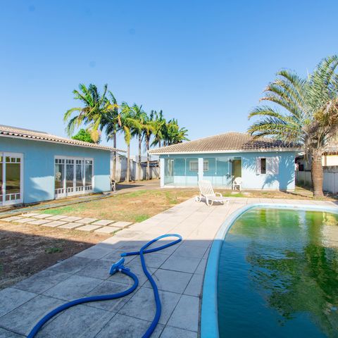 Casa à venda com 300m², 4 quartos e 2 vagas