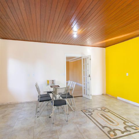 Casa à venda com 300m², 4 quartos e 2 vagas