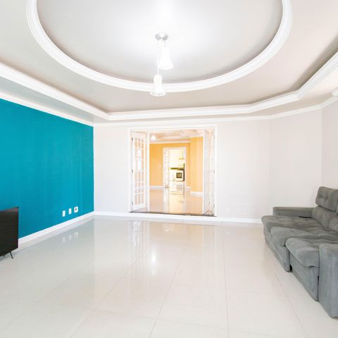 Casa à venda com 300m², 4 quartos e 2 vagas