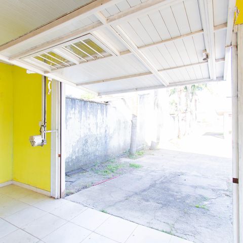 Casa à venda com 300m², 4 quartos e 2 vagas