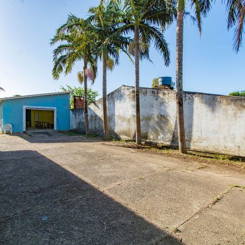 Casa à venda com 300m², 4 quartos e 2 vagas