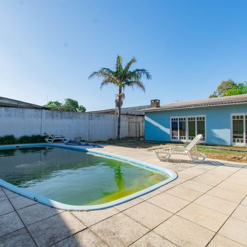 Casa à venda com 300m², 4 quartos e 2 vagas