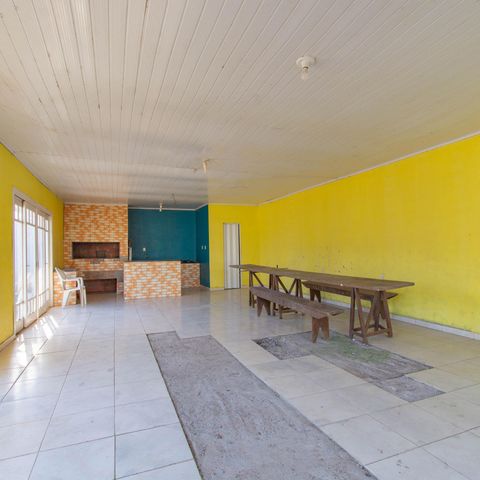 Casa à venda com 300m², 4 quartos e 2 vagas