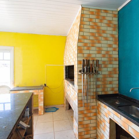 Casa à venda com 300m², 4 quartos e 2 vagas