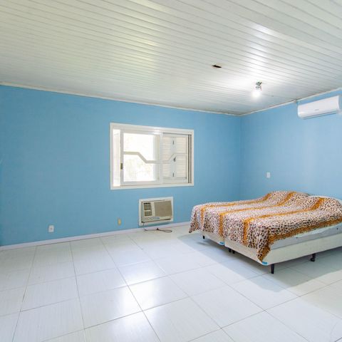 Casa à venda com 300m², 4 quartos e 2 vagas