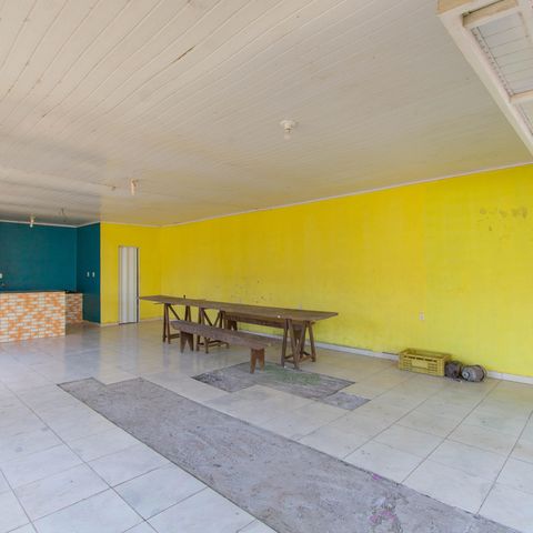 Casa à venda com 300m², 4 quartos e 2 vagas