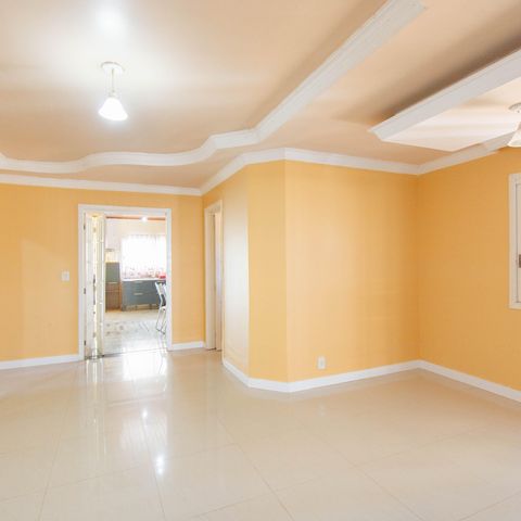Casa à venda com 300m², 4 quartos e 2 vagas