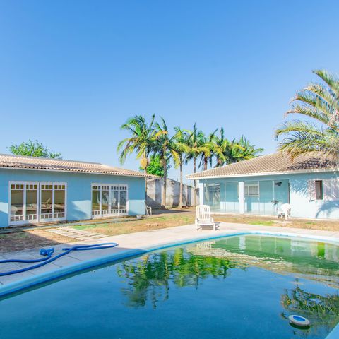 Casa à venda com 300m², 4 quartos e 2 vagas