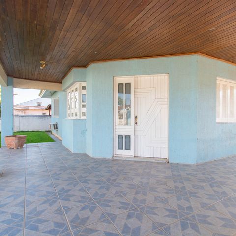 Casa à venda com 300m², 4 quartos e 2 vagas
