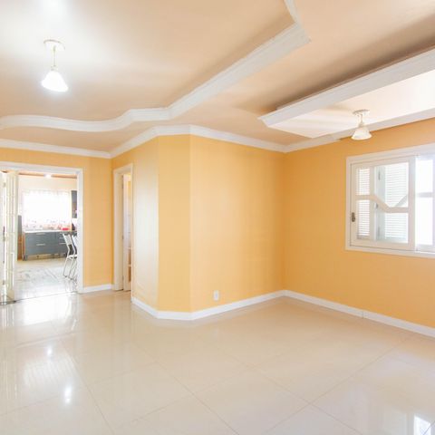Casa à venda com 300m², 4 quartos e 2 vagas