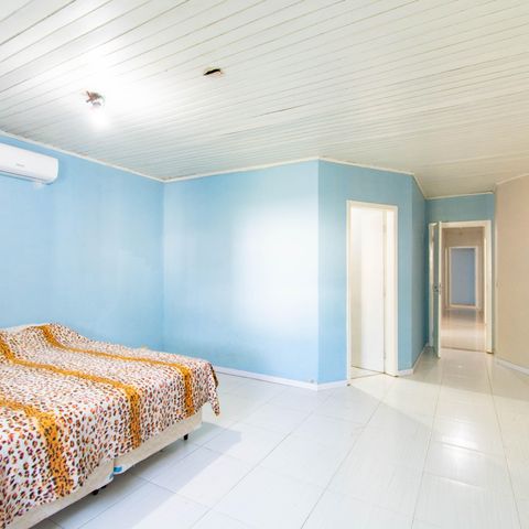 Casa à venda com 300m², 4 quartos e 2 vagas