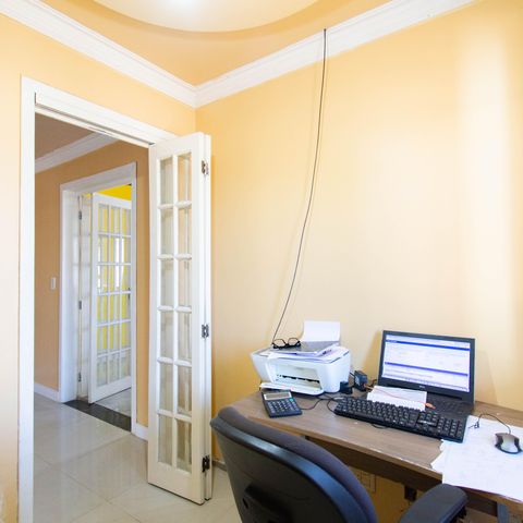 Casa à venda com 300m², 4 quartos e 2 vagas