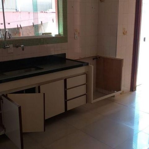 Casa à venda com 188m², 3 quartos e 4 vagas