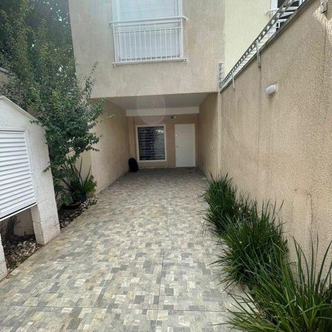 Casa à venda com 160m², 3 quartos e 2 vagas