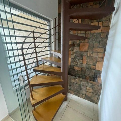 Casa à venda com 160m², 3 quartos e 2 vagas