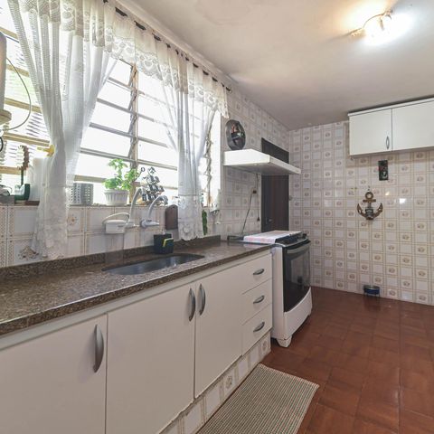 Casa à venda com 170m², 3 quartos e 2 vagas Casa à venda com 170m², 3 quartos e 2 vagasCozinha