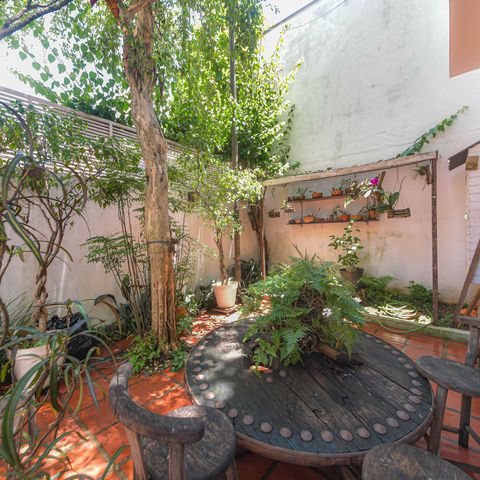 Casa à venda com 170m², 3 quartos e 2 vagas Casa à venda com 170m², 3 quartos e 2 vagasGaragem - Quintal