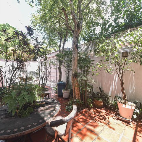 Casa à venda com 170m², 3 quartos e 2 vagas Casa à venda com 170m², 3 quartos e 2 vagasGaragem - Quintal