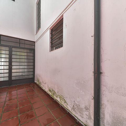 Casa à venda com 170m², 3 quartos e 2 vagas Casa à venda com 170m², 3 quartos e 2 vagasGaragem - Quintal