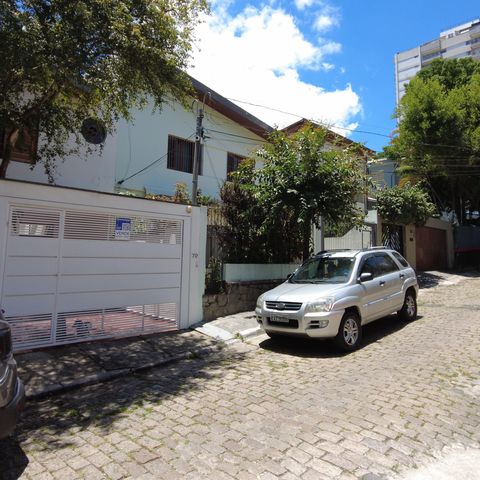Casa à venda com 170m², 3 quartos e 2 vagasFachada
