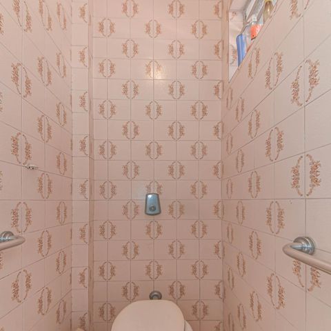 Casa à venda com 170m², 3 quartos e 2 vagas Casa à venda com 170m², 3 quartos e 2 vagasBanheiro de Serviço