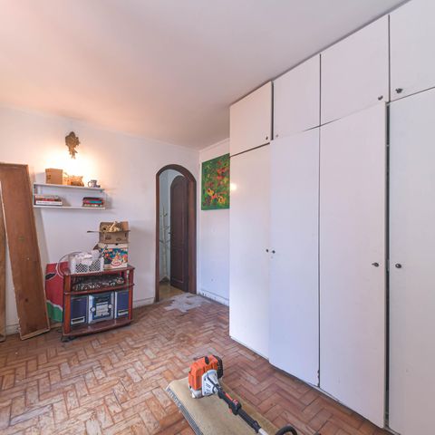 Casa à venda com 170m², 3 quartos e 2 vagas Casa à venda com 170m², 3 quartos e 2 vagasEdicula