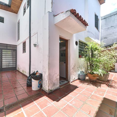 Casa à venda com 170m², 3 quartos e 2 vagas Casa à venda com 170m², 3 quartos e 2 vagasGaragem - Quintal