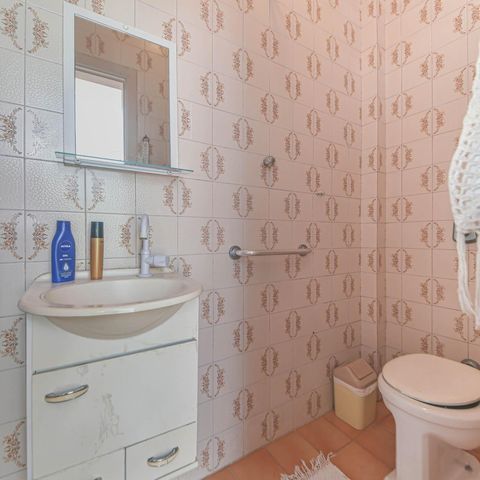 Casa à venda com 170m², 3 quartos e 2 vagas Casa à venda com 170m², 3 quartos e 2 vagasBanheiro de Serviço