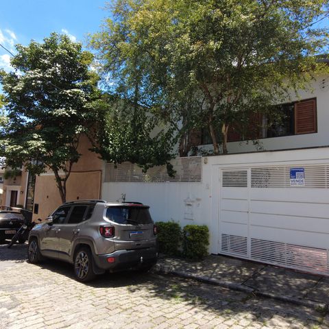 Casa à venda com 170m², 3 quartos e 2 vagasFachada