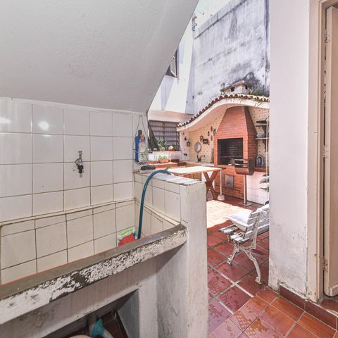 Casa à venda com 170m², 3 quartos e 2 vagas Casa à venda com 170m², 3 quartos e 2 vagasLavanderia