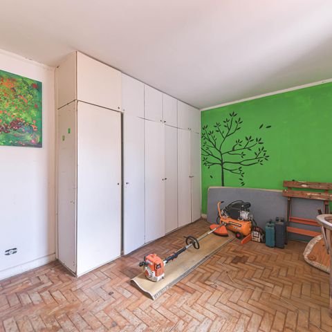 Casa à venda com 170m², 3 quartos e 2 vagas Casa à venda com 170m², 3 quartos e 2 vagasEdicula