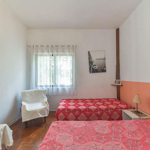Casa à venda com 170m², 3 quartos e 2 vagas Casa à venda com 170m², 3 quartos e 2 vagasQuarto 2