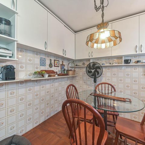 Casa à venda com 170m², 3 quartos e 2 vagas Casa à venda com 170m², 3 quartos e 2 vagasCozinha