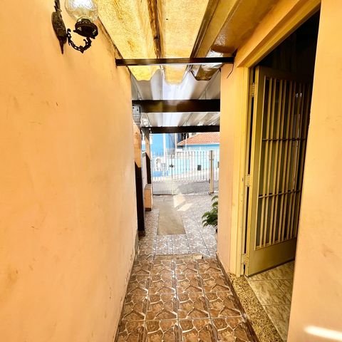 Casa à venda com 125m², 3 quartos e 2 vagasCorredor
